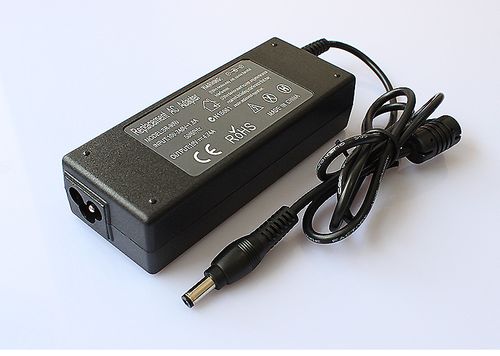 深圳厂家直销 90W适用华硕ASUS笔记本电脑电源适配器19V 4.74A